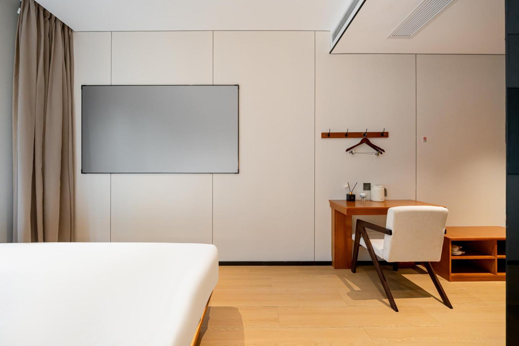 Hotel Xihe Hotel-shanghai Lujiazui Lancun Road Subway Station Branch 2*