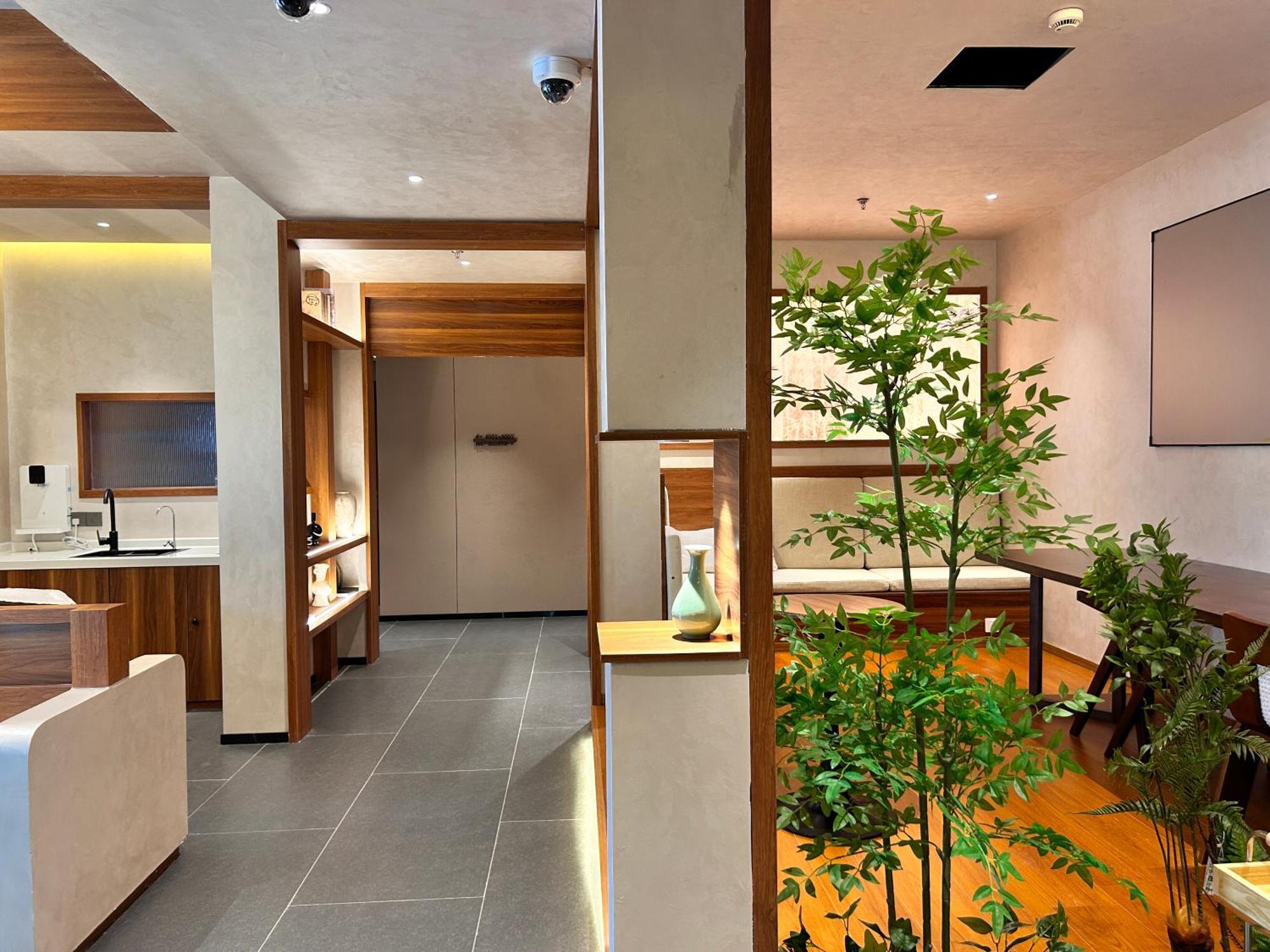 Xihe Hotel-shanghai Lujiazui Lancun Road Subway Station Branch