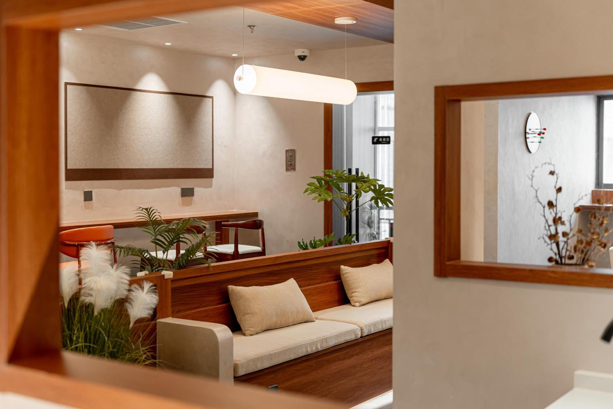 Xihe Hotel-shanghai Lujiazui Lancun Road Subway Station Branch 2*