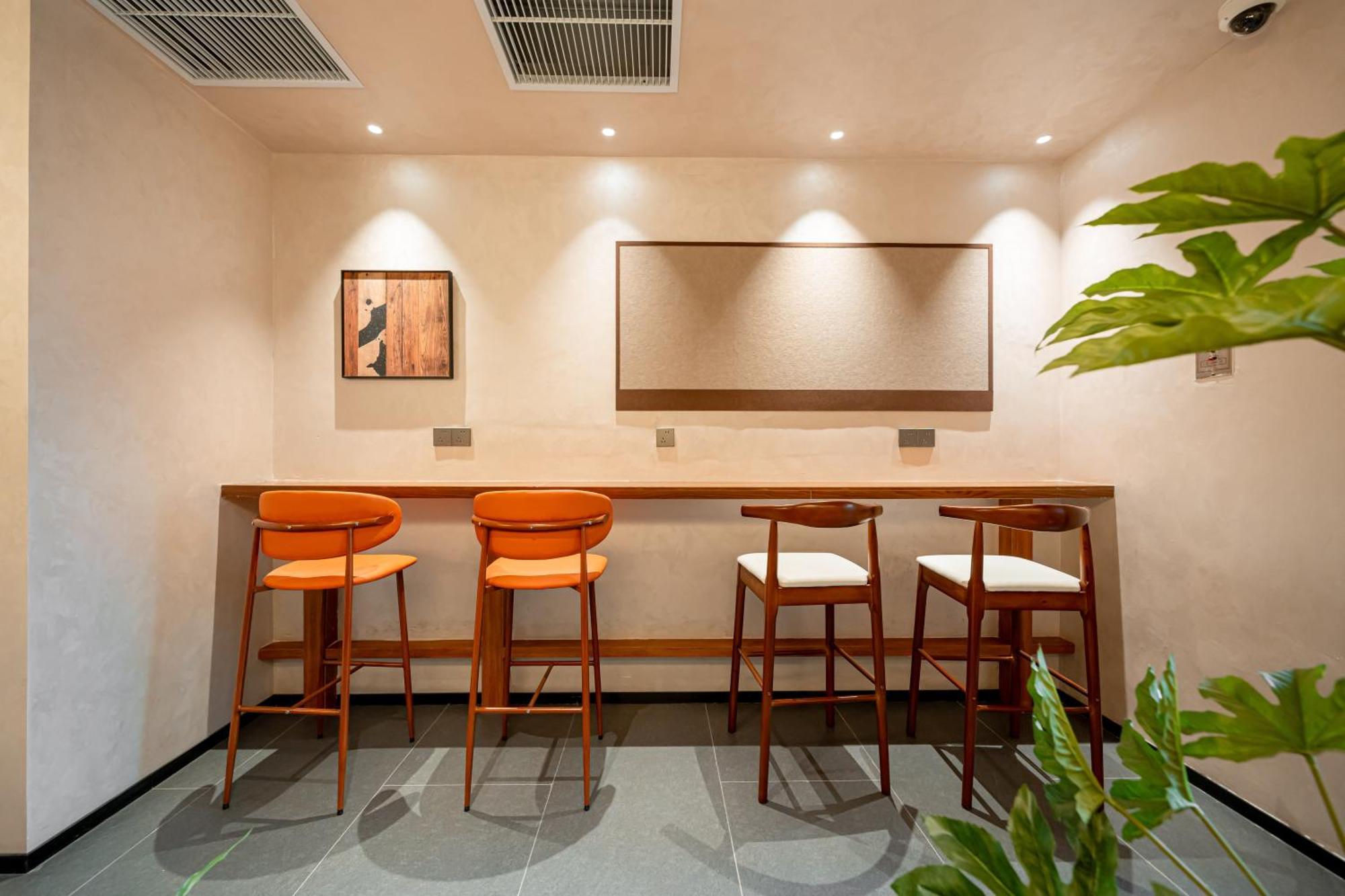 Xihe Hotel-shanghai Lujiazui Lancun Road Subway Station Branch Hotel 2*